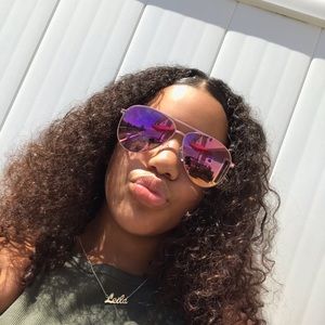 Meet your Posher, Leila